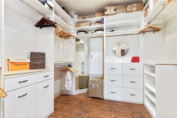 Interior, Walk-in Closets, Wood Texture Flooring