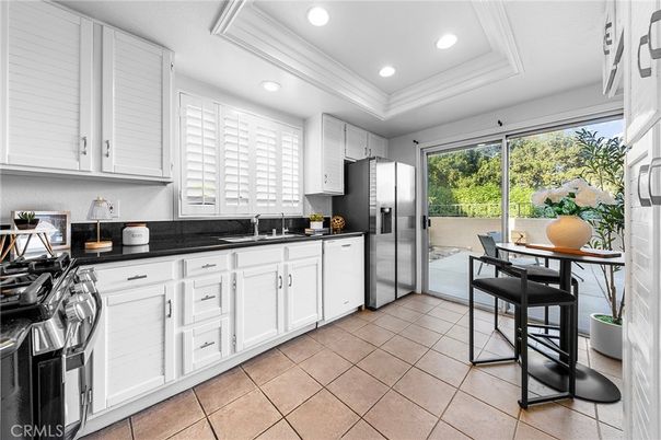 Dining room, Interior, Kitchen, Recessed Lighting, Stainless Steel Appliances