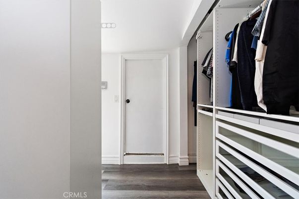 Interior, Walk-in Closets, Wood Texture Flooring