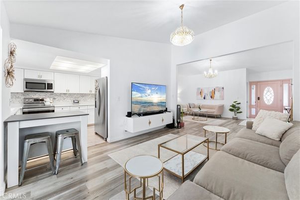 Chandelier, Interior, Kitchen, Living room, Stainless Steel Appliances, Wood Texture Flooring