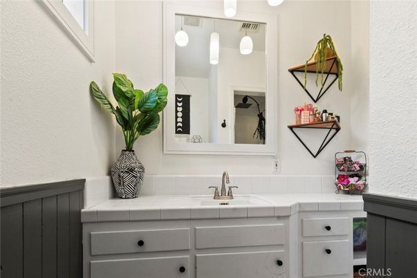 Bathroom, Interior, Tile Countertops