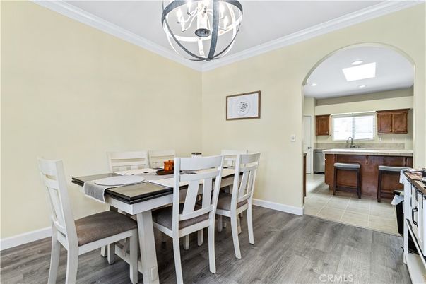 Dining room, Interior, Kitchen, Pendant Lights, Recessed Lighting, Wood Texture Flooring