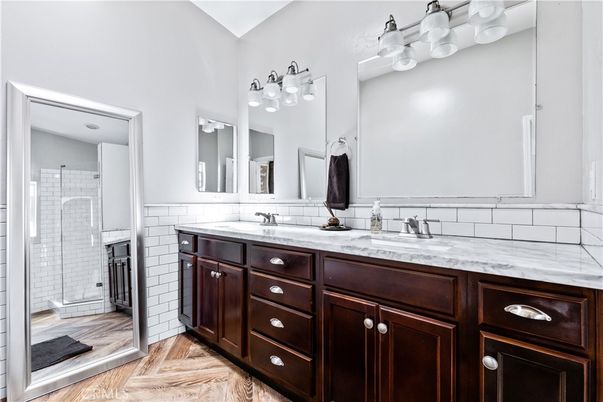 Bathroom, Dual Sink Vanities, Interior, Wood Texture Flooring