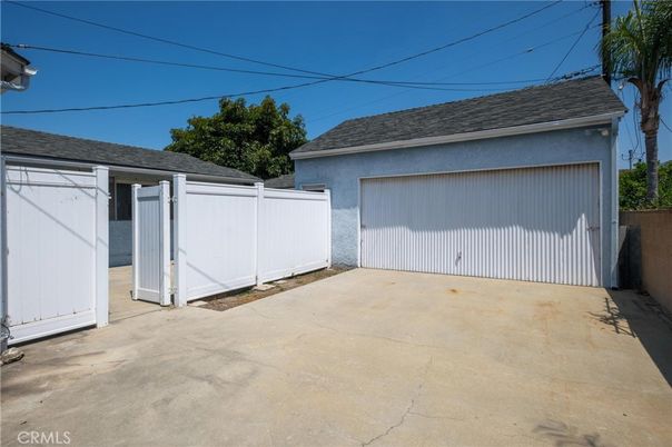 Detached Garage, Exterior