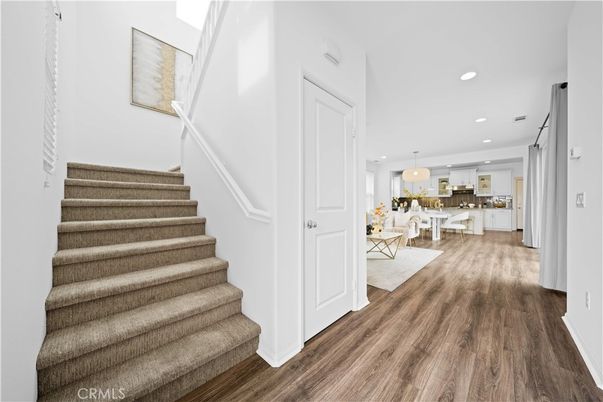 Dining room, Interior, Kitchen, Pendant Lights, Recessed Lighting, Wood Texture Flooring