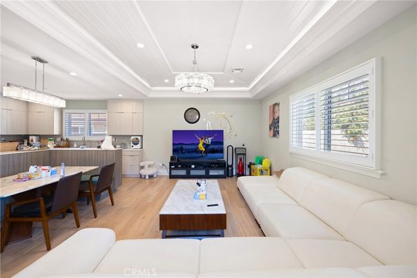 Chandelier, Dining room, Interior, Living room, Pendant Lights, Recessed Lighting, Wood Texture Flooring