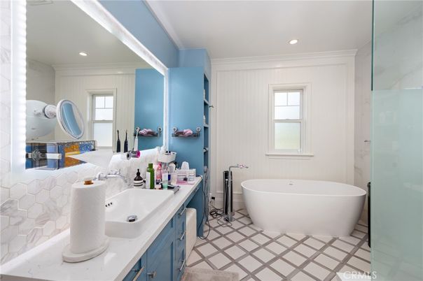 Bathroom, Free Standing Baths, Interior, Recessed Lighting