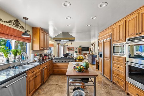Interior, Kitchen, Pendant Lights, Recessed Lighting, Stainless Steel Appliances