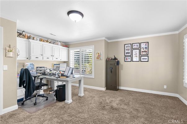 Home Office, Interior