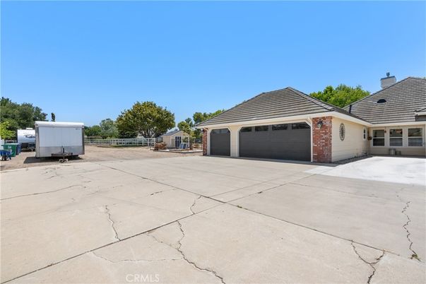 Detached Garage, Exterior