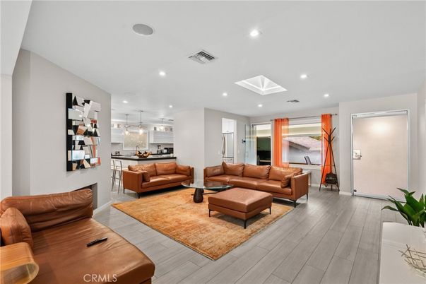 Interior, Living room, Pendant Lights, Recessed Lighting, Wood Texture Flooring
