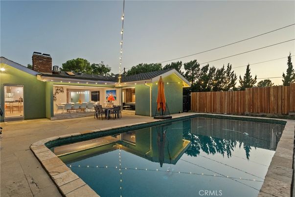 Exterior, Pool