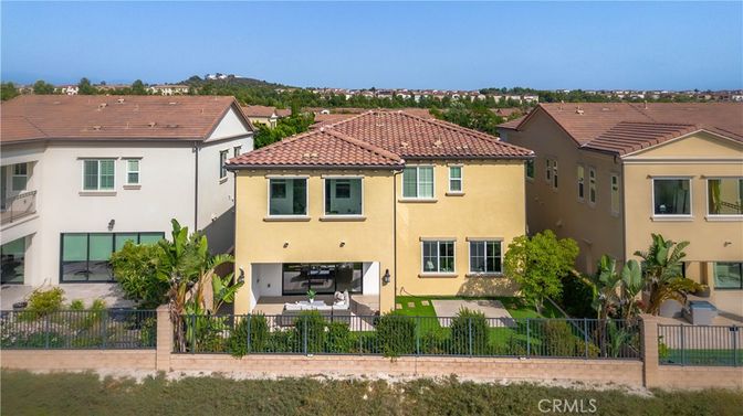 Exterior, Facade, Mediterranean