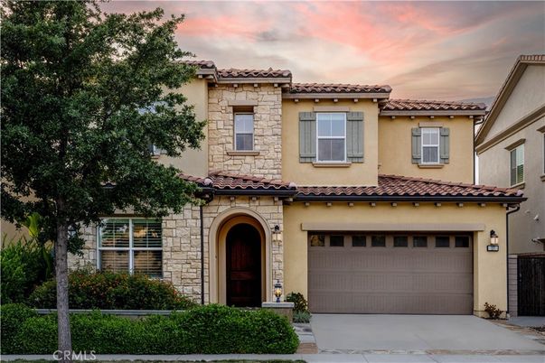Attached, Exterior, Facade, Mediterranean