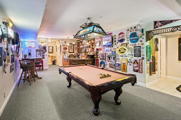 Billiard Table, Game Room, Interior