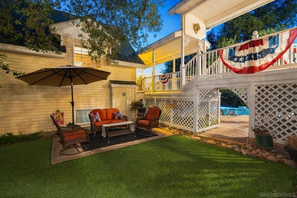 Backyard, Exterior
