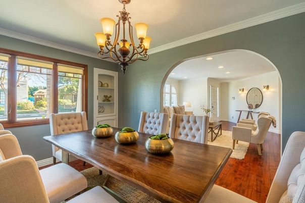 Chandelier, Dining room, Interior, Recessed Lighting, Wood Texture Flooring