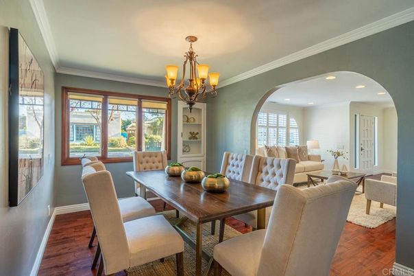 Chandelier, Dining room, Interior, Living room, Recessed Lighting, Wood Texture Flooring