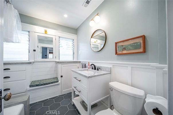 Bathroom, Interior, Recessed Lighting