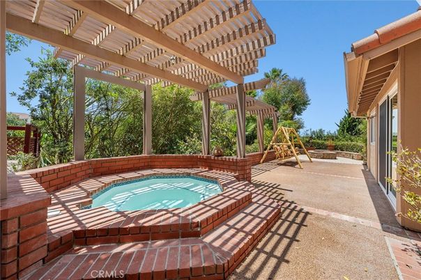 Exterior, Playground, Pool