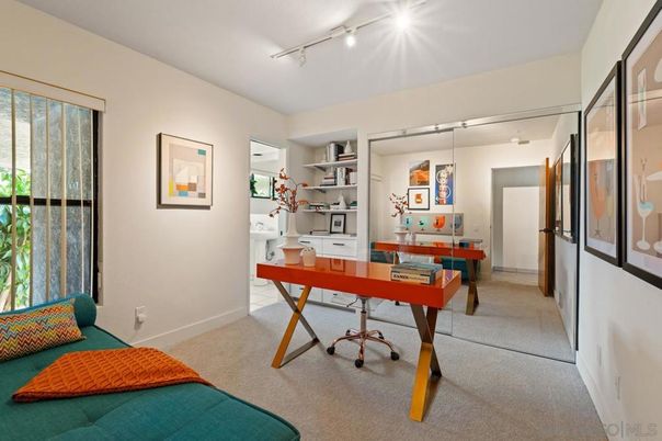 Home Office, Interior