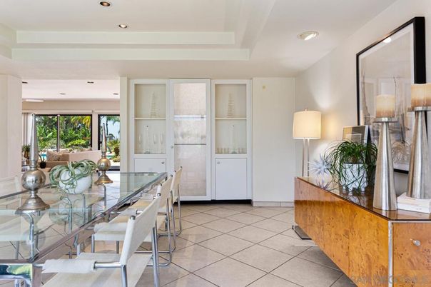 Dining room, Interior, Recessed Lighting
