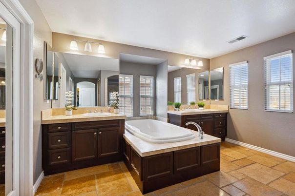 Bathroom, Dual Sink Vanities, Interior
