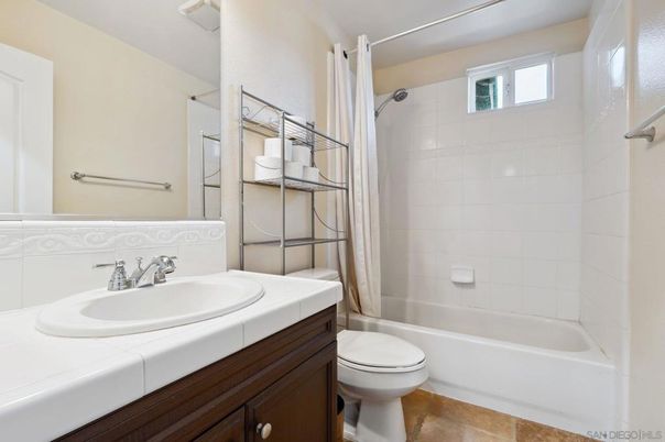 Bathroom, Interior, Tile Countertops