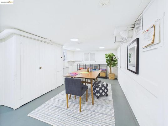 Dining room, Interior, Recessed Lighting