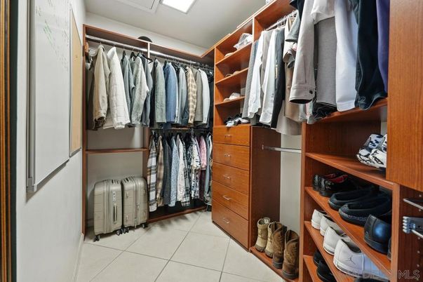Interior, Walk-in Closets