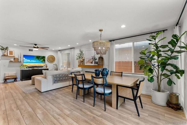 Chandelier, Dining room, Interior, Living room, Recessed Lighting, Wood Texture Flooring