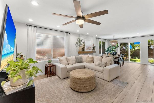 Chandelier, Dining room, Interior, Living room, Recessed Lighting, Wood Texture Flooring