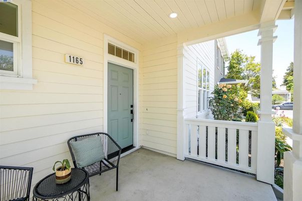 Exterior, Facade, American Craftsman