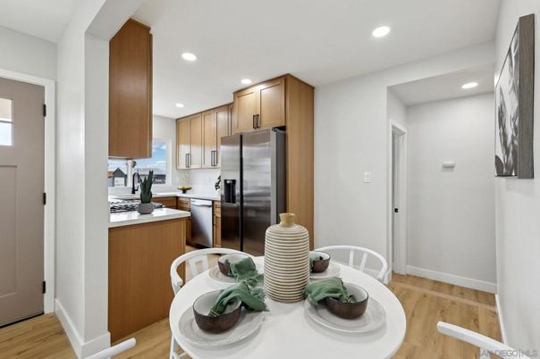 Dining room, Interior, Kitchen, Recessed Lighting, Stainless Steel Appliances, Wood Texture Flooring
