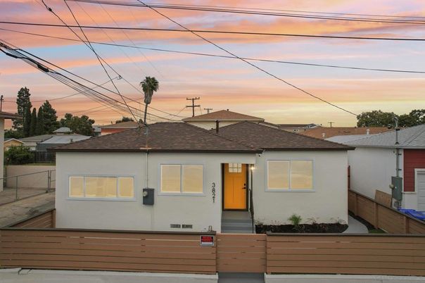 Exterior, Facade, None