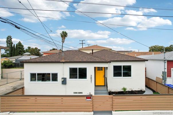 Exterior, Facade, None