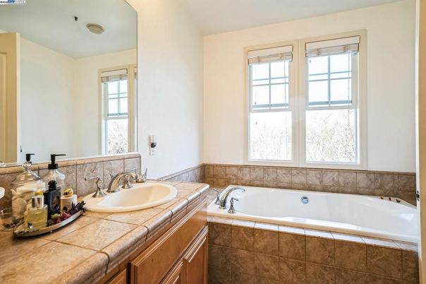 Bathroom, Interior, Tile Countertops