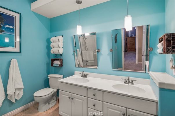 Bathroom, Dual Sink Vanities, Interior, Pendant Lights