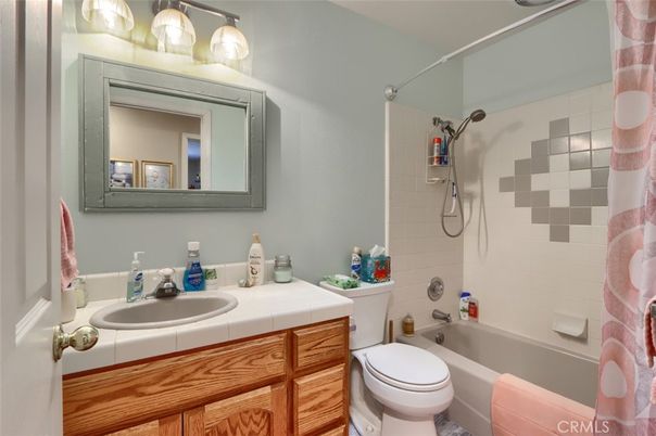 Bathroom, Interior, Tile Countertops