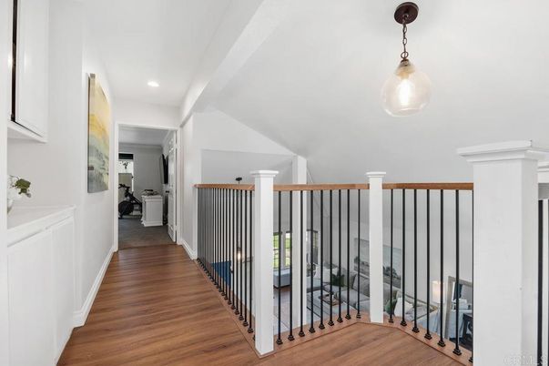 Interior, Pendant Lights, Recessed Lighting, Wood Texture Flooring