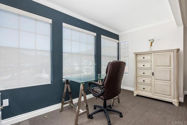 Home Office, Interior