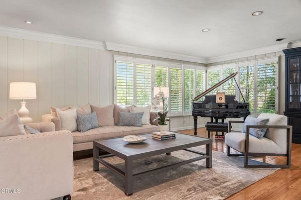 Interior, Living room, Piano, Recessed Lighting, Wood Texture Flooring