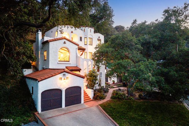 Attached, Exterior, Facade, Spanish Mediterranean