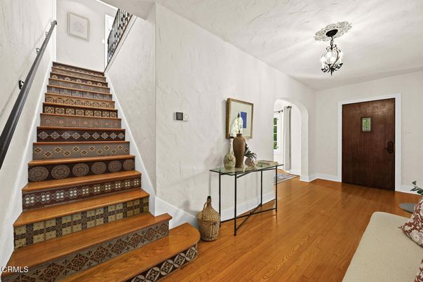 Interior, Pendant Lights, Wood Texture Flooring