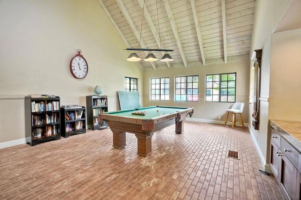 Billiard Table, Game Room, Interior