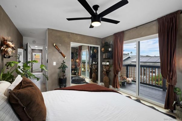 Bedroom, Interior, Water