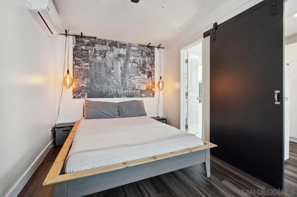 Bedroom, Interior, Pendant Lights, Wood Texture Flooring