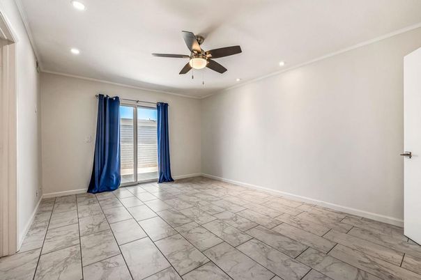 Empty room, Interior, Marble, Recessed Lighting