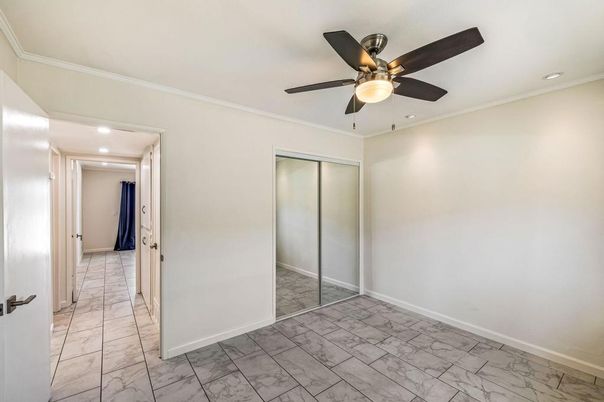 Empty room, Interior, Marble, Recessed Lighting