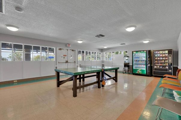 Game Room, Interior